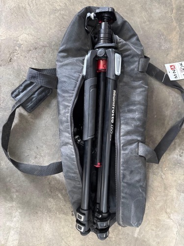 Manfrotto 055 Tripod