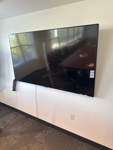 LG 100 &ldquo; TV