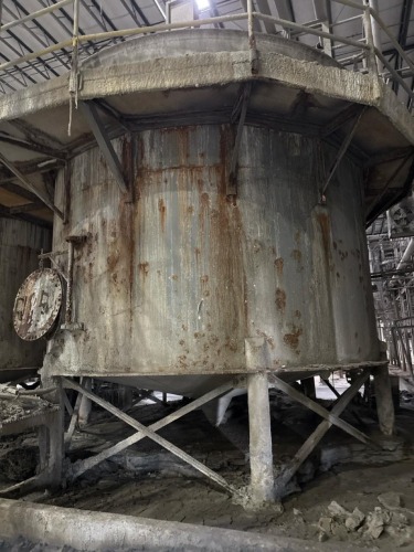 Mixing tank