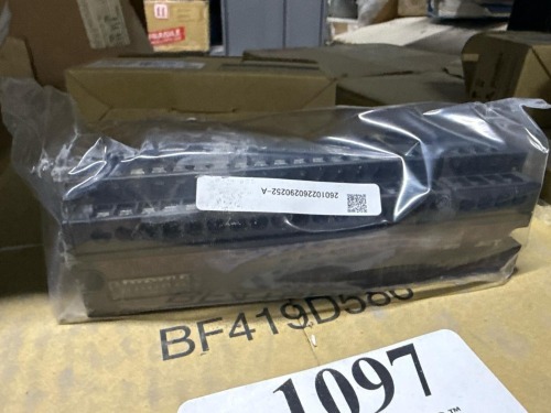 (19) Mitsubishi AJ65SBTB1-32TI Output Units