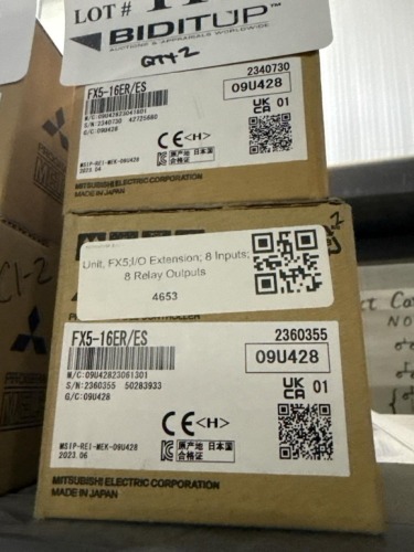 Mitsubishi Electric MELSEC iQ-F FX5 I/O Extension Module, FX5-16ER/ES (16-Point Relay Output)