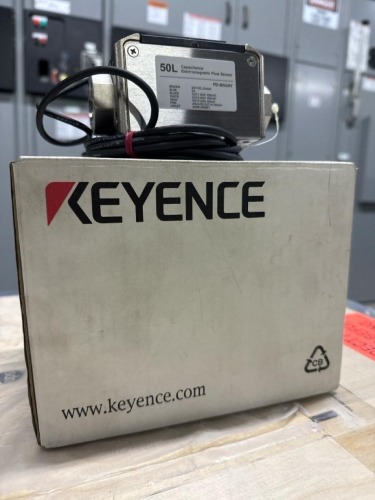 Keyence FD-M Series Digital Flow Sensor / Flow Meter Amplifier Unit