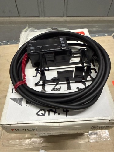 (4) Keyence FT-55 Series Infrared Thermosensor Amplifiers