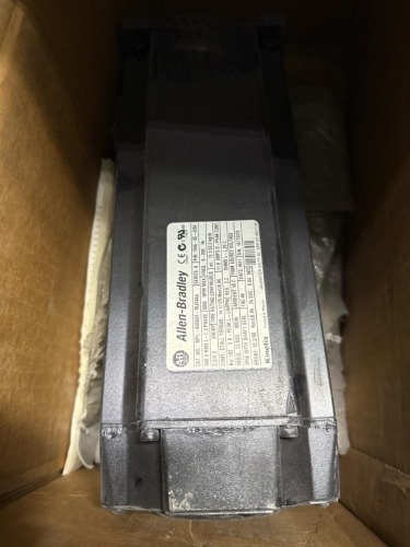 Allen-Bradley MPL AC Servo Motor MPL-B4560F-MJ24AA
