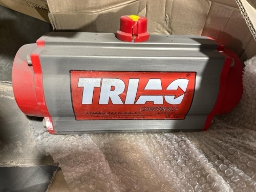 Lot (3) Triac Model 500A Pneumatic Acuators