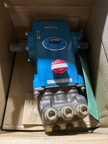 CAT Pumps Model 560