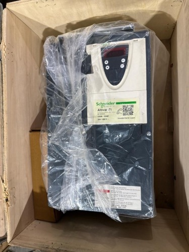 Schneider Electric Altivar 71 Variable Frequency Drive