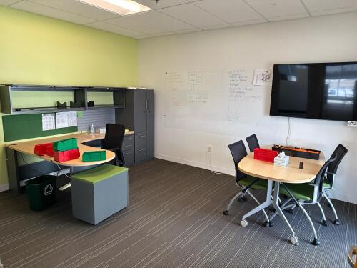 L Shape Office Desk and Hutch 71&rdquo; x 82&rdquo; x 68&rdquo;