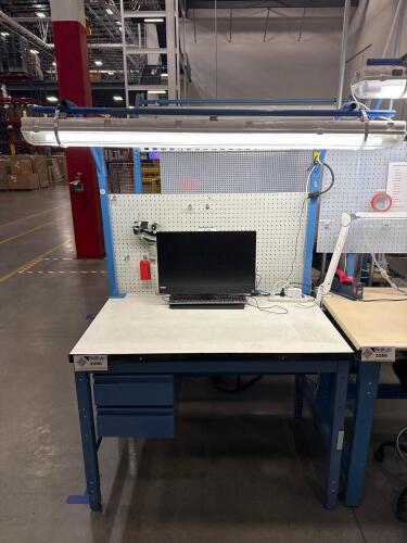 Anti Static Work Station 48&rdquo; x 29&rdquo; x 75&rdquo; W/ Hutch and Lamp (No Content)
