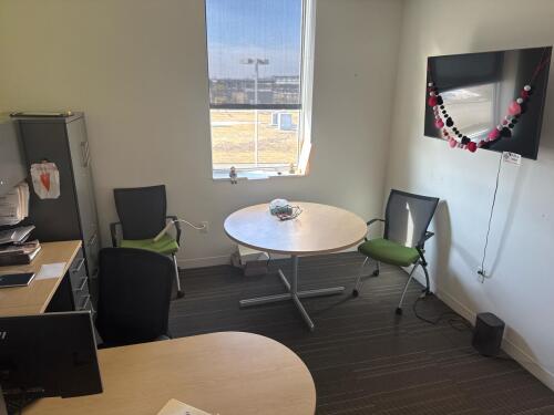 L Shape Office Desk and Hutch 71&rdquo; x 82&rdquo; x 68&rdquo;