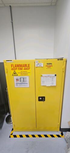 Global Industrial BS90 90 Gal. Flammable Cabinet