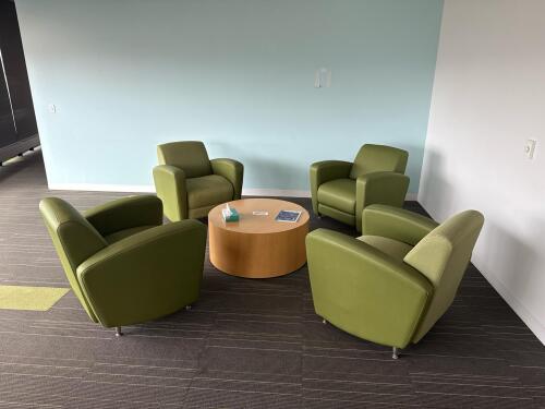 (4) Lounge Chairs and Round Coffee Table 36&rdquo;