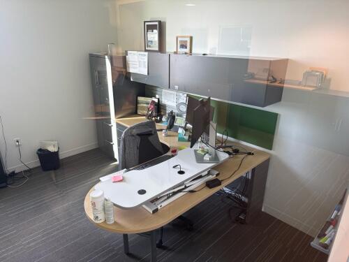 L Shape Office Desk and Hutch 71&rdquo; x 82&rdquo; x 68&rdquo;