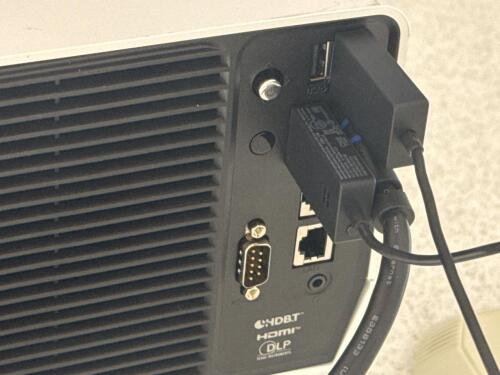 LG projector