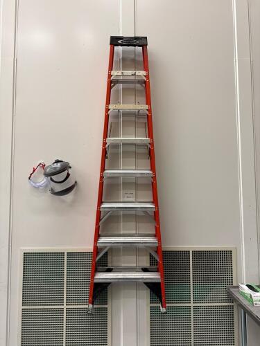 Werner 8&rsquo; Fiber Glass Ladder