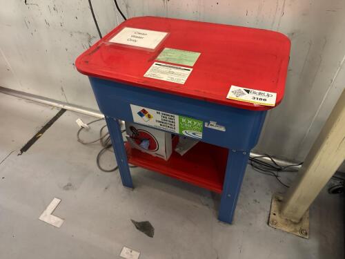 Parts cleaning machine