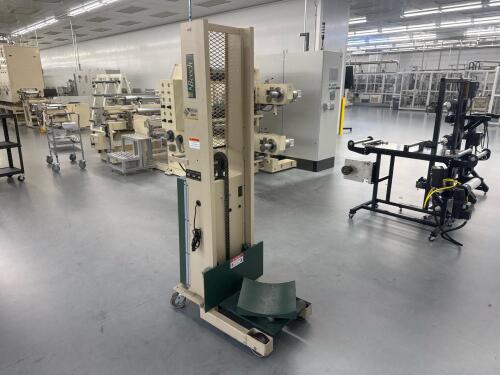 Beech CE-451 1/2-Ton Capacity Lift Truck