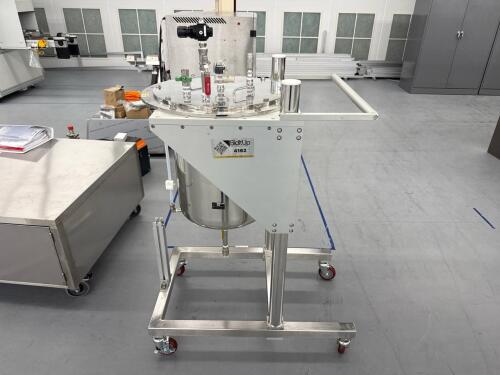 LG Unicontrols Co., LTD. TZB-60-0523 Mounted Pressure Pot, w/ Mobile Cart