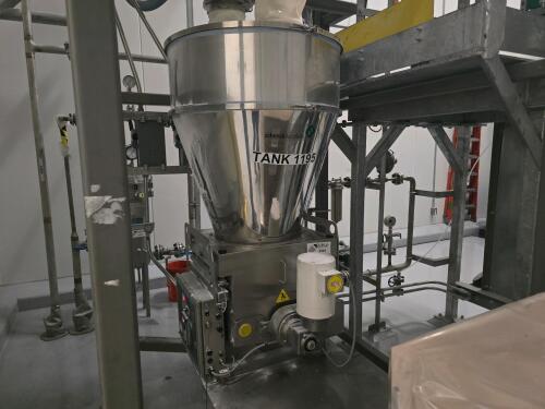 2011 Schenck AccuRate MODMC-1G-1A Vibrating Powder Feed Funnel