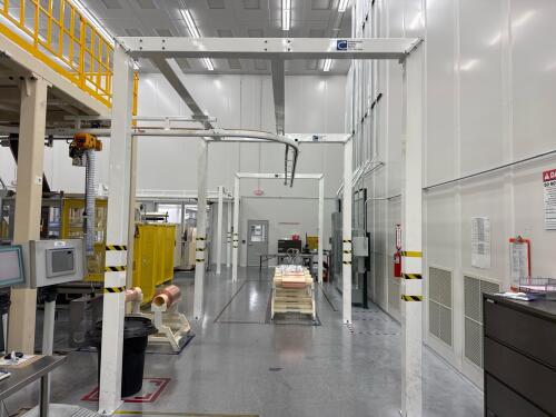 10' x 32' S-Track Carpenter Crane Hoist Station
