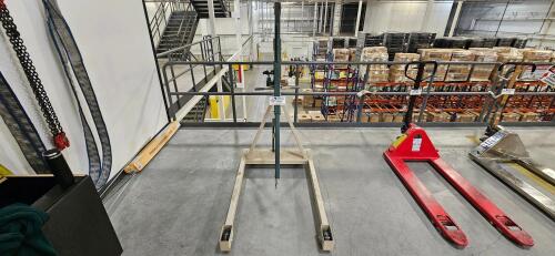 Beech Engineering & Manufacturing Crane / Engine Hoist
