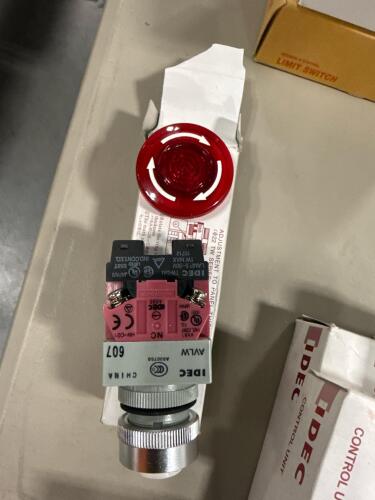 (10) IDEC AVLW series industrial pushbutton switcH