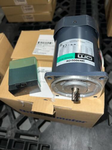 (2) Oriental Motor 5RK90GU-CW Reversible AC Gear Motors
