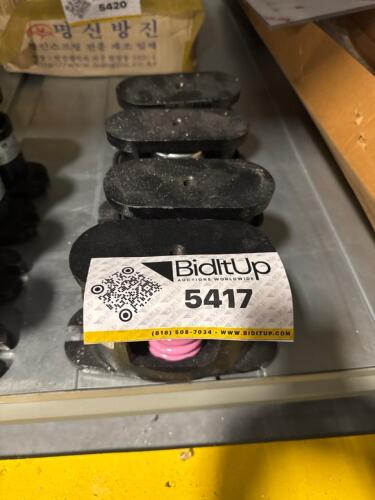 Floor mount vibration isolator