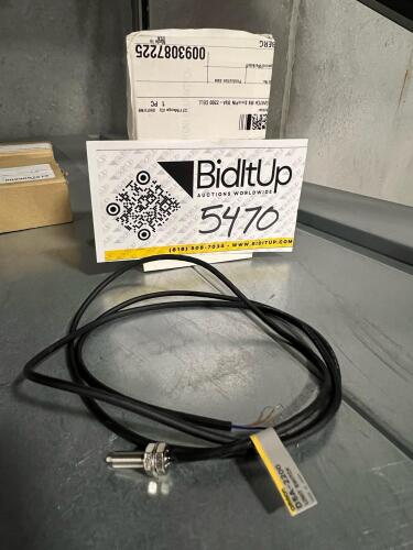 Omron D5A Precision Proximity Switch with Cable