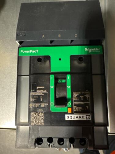 PowerPacT 30A circuit breaker