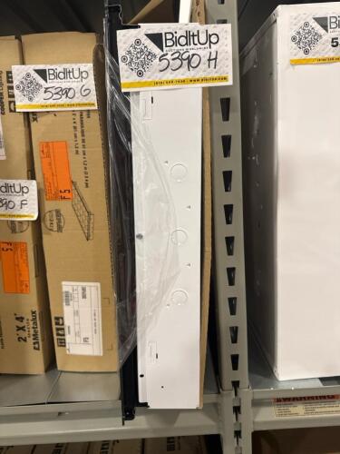 2&rsquo;x4&rsquo; parabolic troffer light fixture