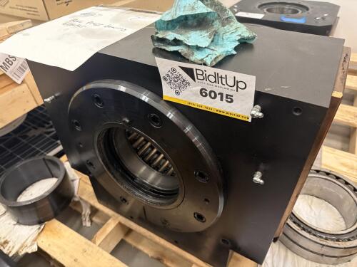 Heavy-Duty Industrial Bearing Housing Assembly with Large Roller Bearing