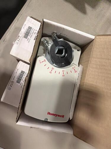 (3) Honeywell Damper actuators Model DM7164A