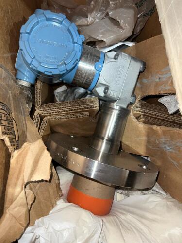 Rosemount Industrial Pressure Transmitter with Flanged Process Connection