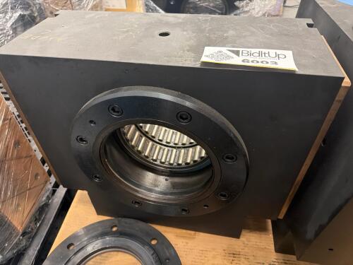 Heavy-Duty Industrial Bearing Housing Assembly with Large Roller Bearing