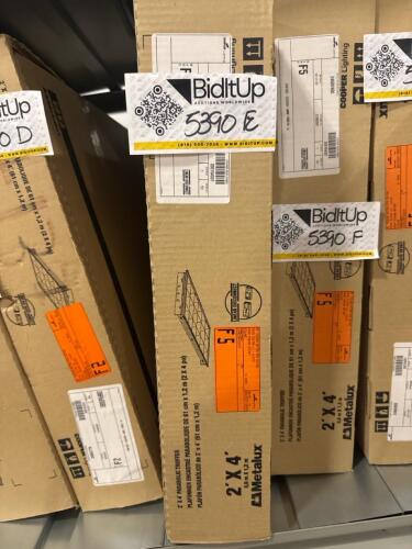 2&rsquo;x4&rsquo; parabolic troffer light fixture