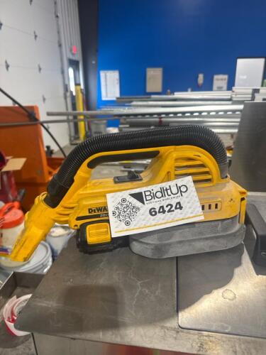 DeWALT wet/dry vacuum