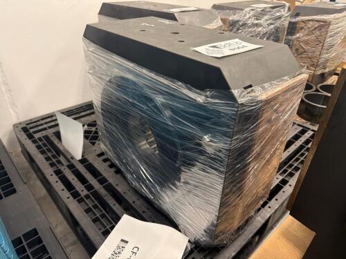 Heavy-Duty Industrial Bearing Housing Assembly with Large Roller Bearing