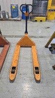 Global Industrial 5,500 lb Pallet Jack