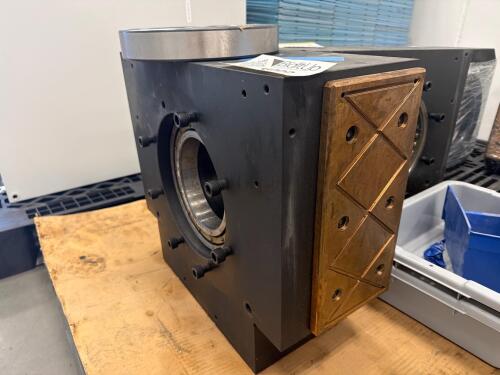 Heavy-Duty Industrial Bearing Housing Assembly with Large Roller Bearing