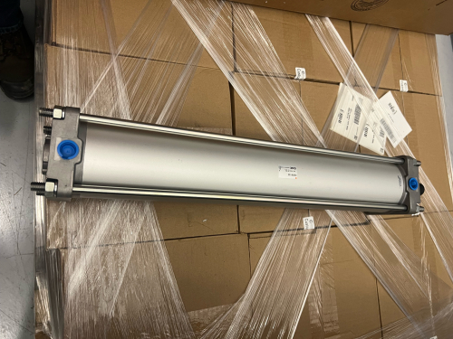 NEW IN BOX: SMC Pneumatic Air Cylinder &ndash; Model CDA2B100-520Z, 100 mm Bore