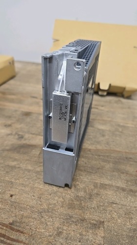 Mitsubishi Electric #MR-J4-40B AC Servo - UNUSED