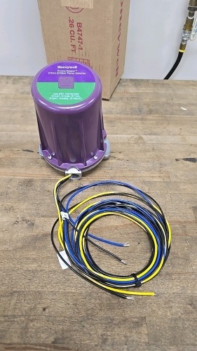 Honeywell #C7012 Purple Peeper Ultraviolet Flame Detector