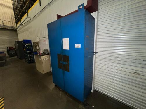 Industrial cabinet on casters