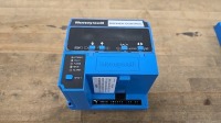 Honeywell #RM7838 C 1004 and #R7847 C 1005 Relay Module Burner Control + Amplifier - 2