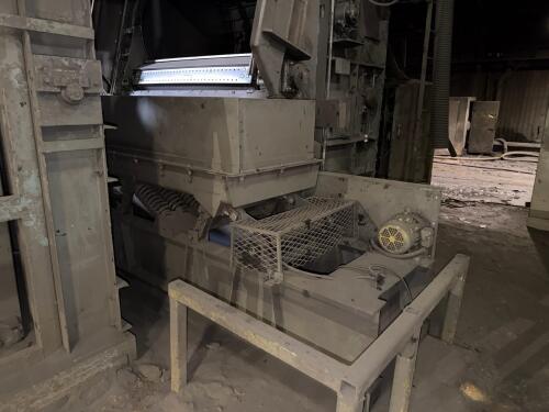 46" x 14' Transfer Shaker Conveyor