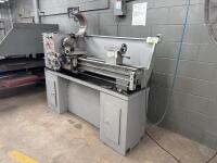 Vectrax 14&rdquo; &times; 40&rdquo; Gap Bed Engine Lathe Model 82837915 - 2