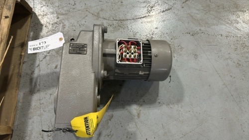 Nord Drivesystem Gear Motor, Hp: 1 Rpm: 1650, Type:Sk 2282Az-80L/4 Cus, (Missing Cover)