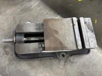 6" Kurt D60 Machine Vise - 2
