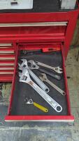 US General Rolling 28-Drawer Tool Box - 20